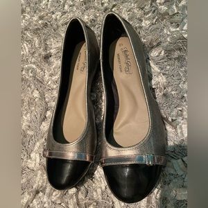 Size 10 flats